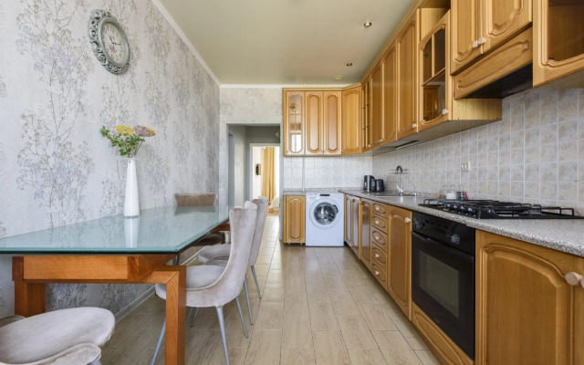 Apartments on Levo-Bulachnaya street 50