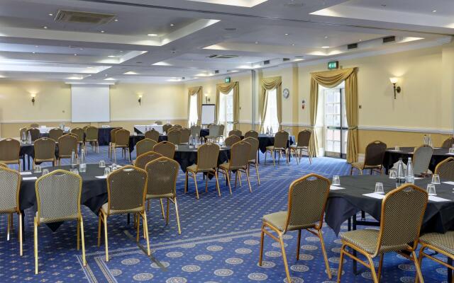 Crowne Plaza East Midlands Airport by IHG