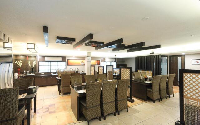 OYO 78419 Collection O Prime Santhome Inn