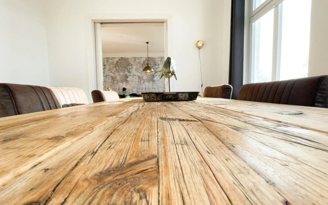 Altbauwohnung mit Schleiblick - Erster Stock