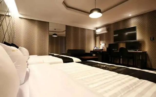 Daejeon Yuseong Nine Hotel