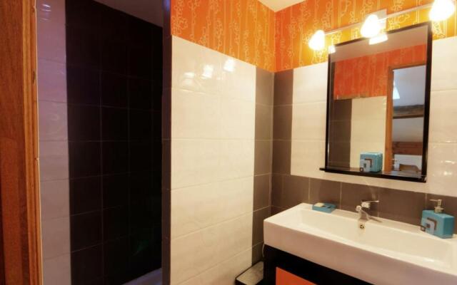 Gîte Saint-André-d'Apchon, 1 pièce, 2 personnes - FR-1-496-23