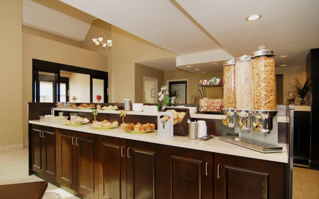 Best Western Plus Cambridge Hotel