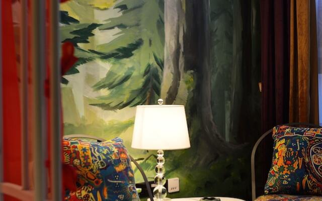Yunxi Art Theme Hotel