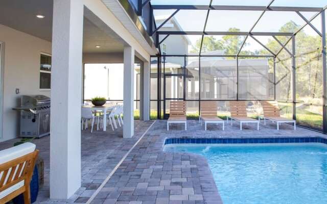 4577 Stunning 7BD Home