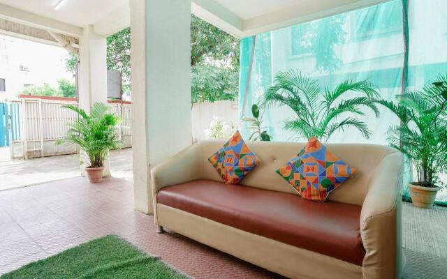 Fabhotel Vardhan House Ii