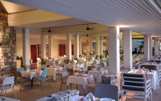 Anelia Resort & Spa 