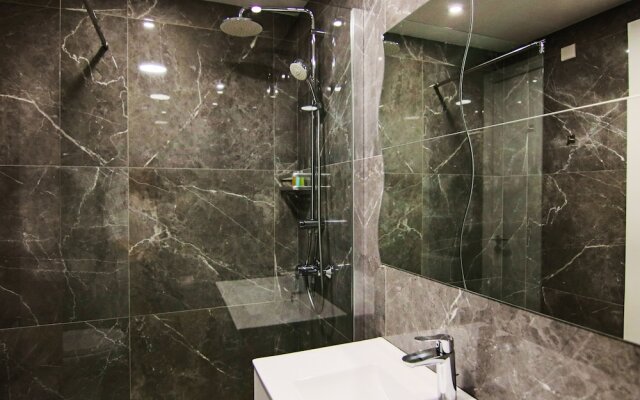 Phaedrus Living Luxury Suite Nicosia 502