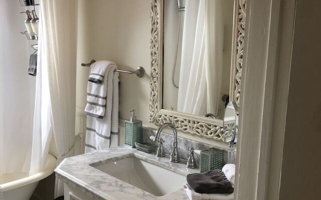 John Thomas Bed and Bath