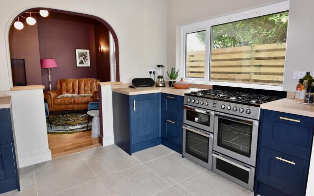 Blenheim House a Seaside Home for 12