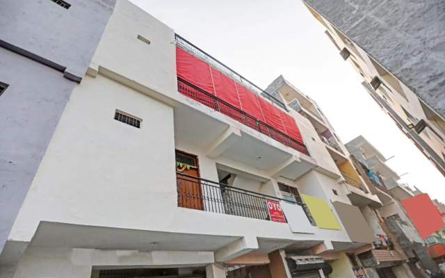 OYO 85984 Hotel Happy Spring