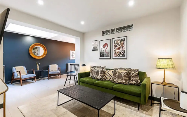 Stylish Shepherd's Bush Flat With Patio