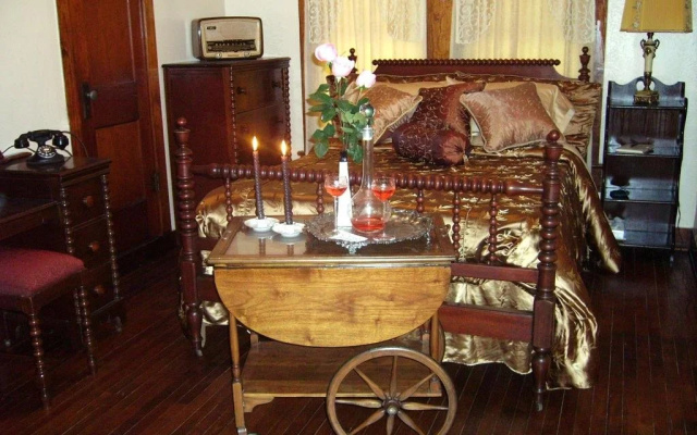 Allas Historical Bed and Breakfast, Spa and Cabana