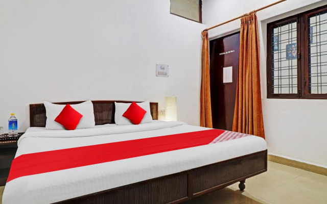 OYO Flagship 80502 Hotel 7 Days Homestay