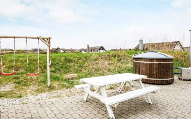 8 Person Holiday Home in Ringkobing-by Traum