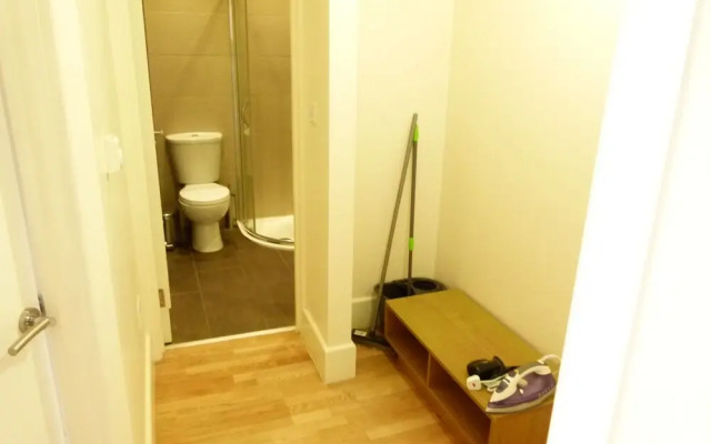 SS Property Hub - West Kensington Apartment