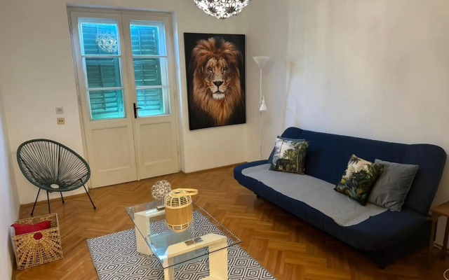 Apartment MG Center