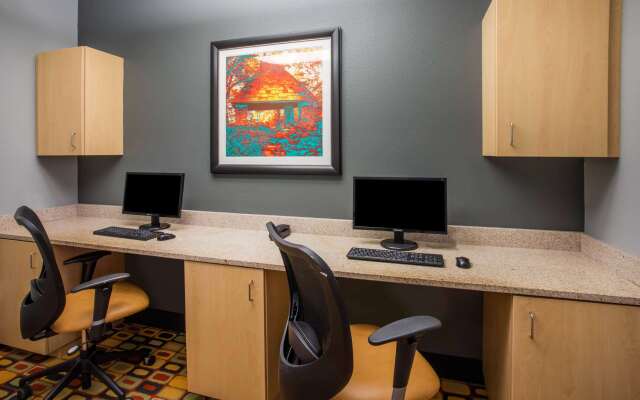 La Quinta Inn & Suites by Wyndham Rochester Mayo Clinic S