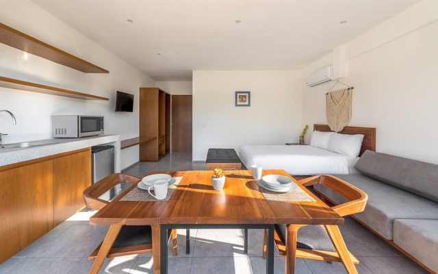 Unbeatable Located Spacious Loft With Amazing Roof