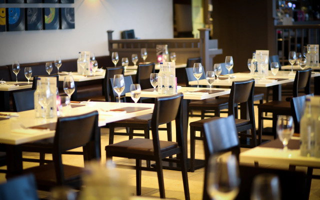 Crowne Plaza Manchester Airport by IHG