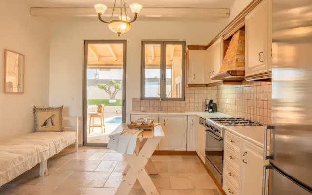 Avelia Luxury Villa With Private Pool