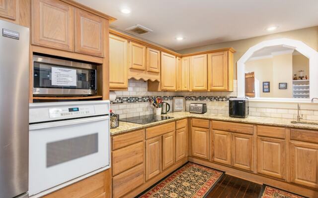 The Wayward Traveler's Inn