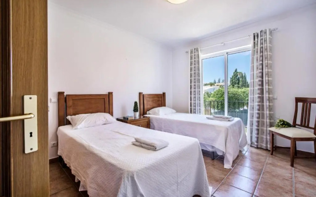 Jardim da Meia Praia Apartment