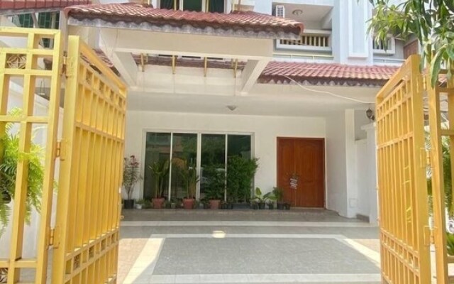 D32 Homestay
