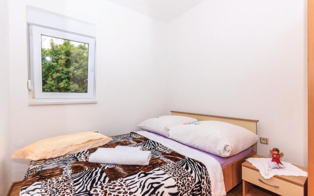 Amazing Apartment in Grizane With 3 Bedrooms