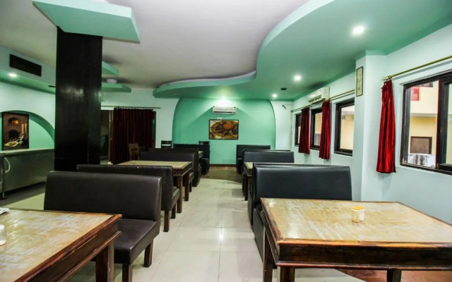OYO Flagship 22531 C Scheme Ashok Nagar