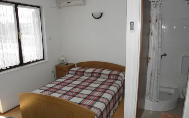 Kuce - 150m From the Beach With Parking - SA2