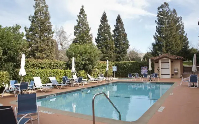 Summit Hotel