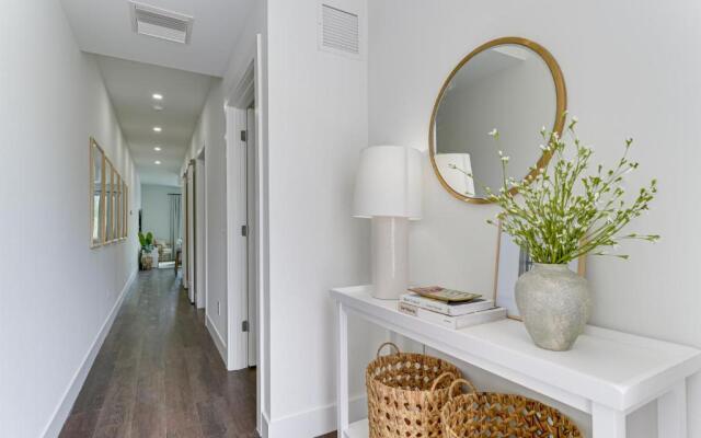 All-New, Waterfront Condo in Downtown Sarasota!
