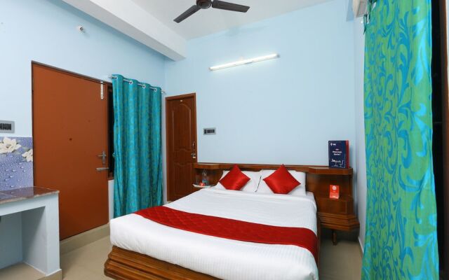 OYO 11698 Home Spacious 3BHK Near Boat House