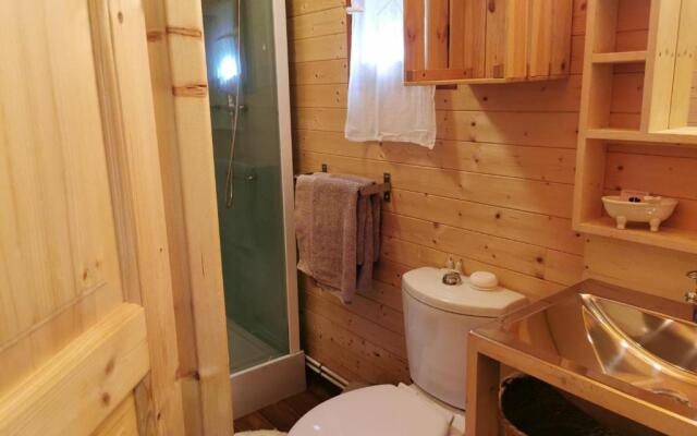 Roulotte HOPE-Le jardin de Mia