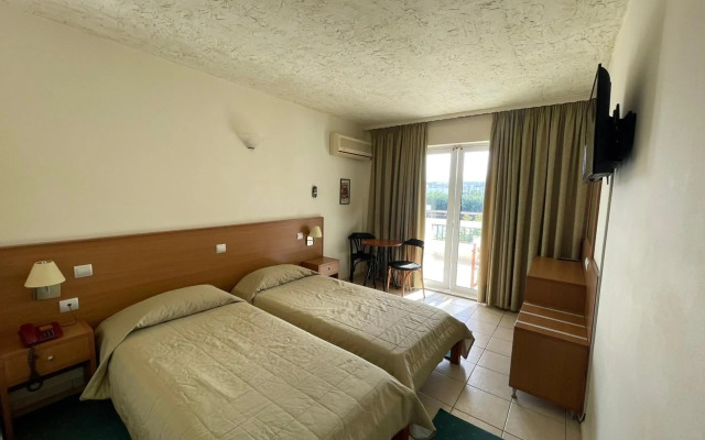 Hotel Flisvos