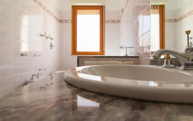 Dream on the Blue House