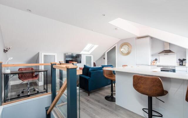 Lovely 2-bed double en-suite with Cathedral views