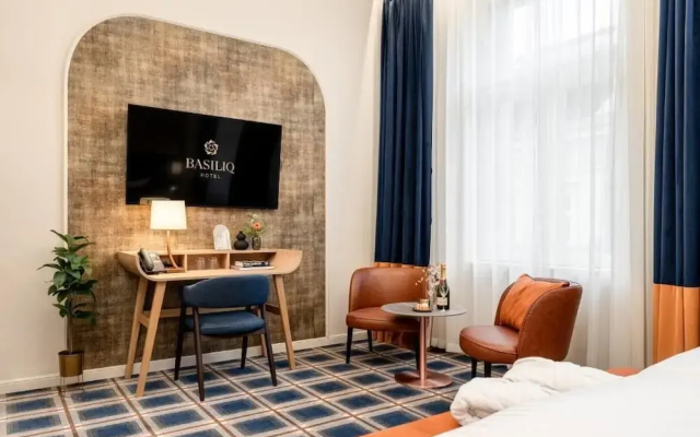 Basiliq Hotel