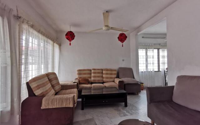 Cheerful 4-Bedrooms Residents Home