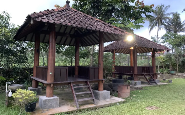 Joglo Green House