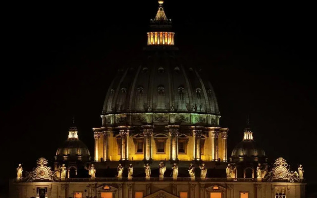 Vatican Chic Luxury BB