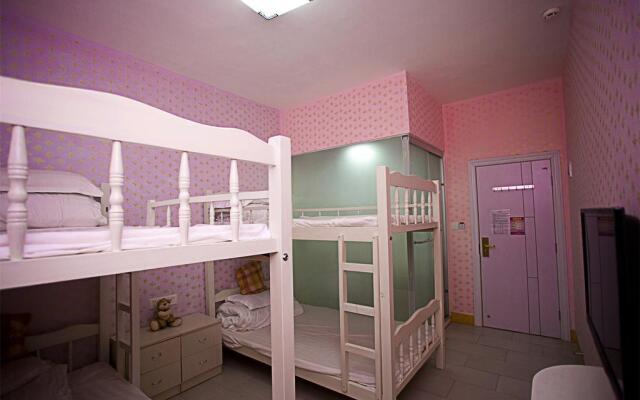 Little Stay Guesthouse