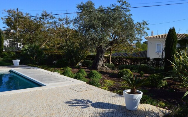 Modern Villa With Swimming Pool Near Carvoeiro