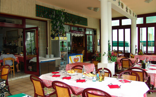 Hotel Villa Dina