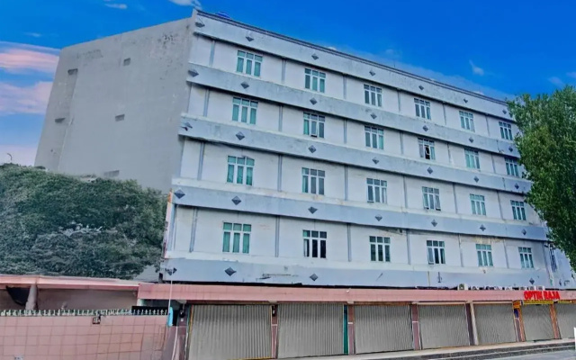 Townhouse Oak Palembang Near Jembatan Ampera Formerly Azzura Hotel