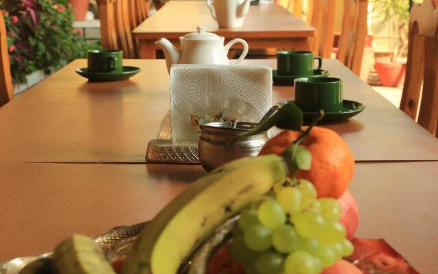 OYO 249 Hotel Royal Image