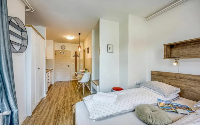 Jantar Apartments