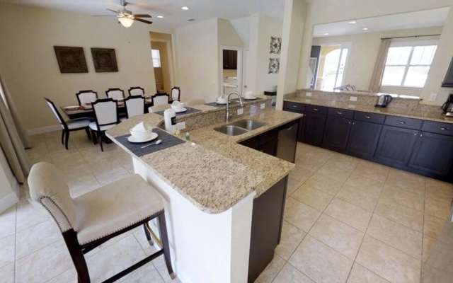 ACO PREMIUM - 6Bd pool and spa (1734)