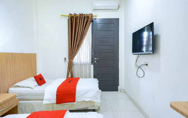 RedDoorz @ Avros Guest House Medan